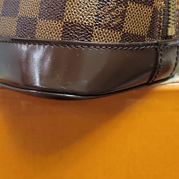 Louis Vuitton Alma Damier PM - Picture 5 of 16